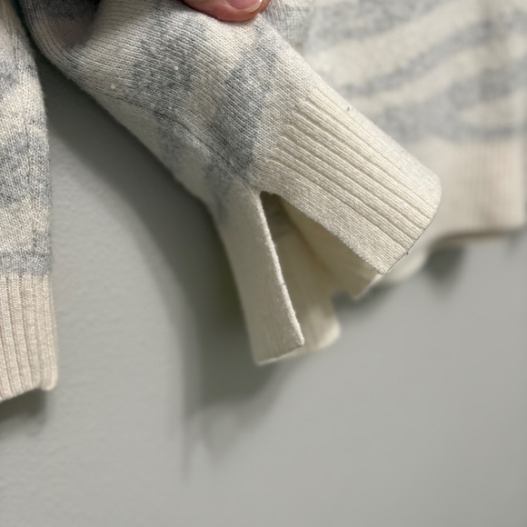 LOFT Wool-blend Boatneck Zebra Print Sweater - Gray & White, L - Picture 6 of 7